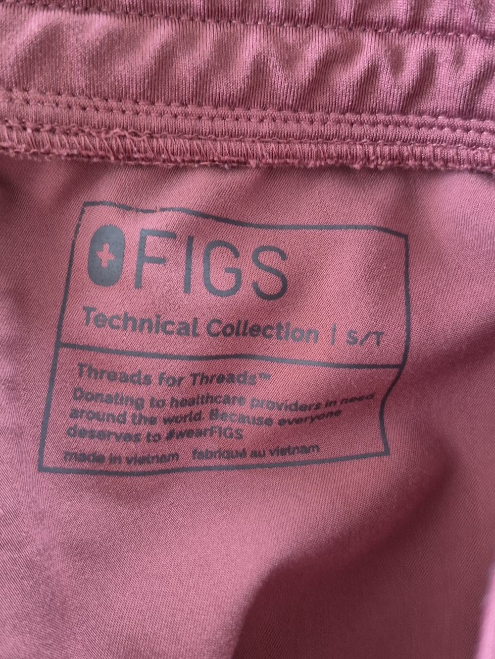 FIGS Women’s Scrub Set Mauve Catarina Top Zamora Joggers Limited Edition Size S - Picture 16 of 16